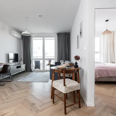 Blushline Wiktoryn Ac Balcony Varsavia