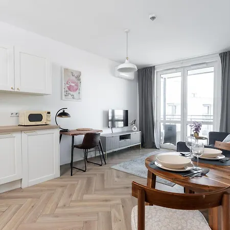 Apartamento Blushline Wiktoryn Ac Balcony Varsovia