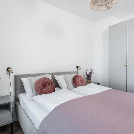 Blushline Wiktoryn Ac Balcony